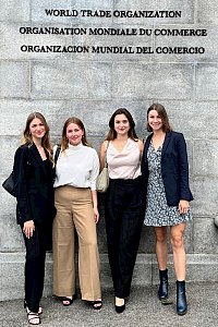 Helena Wartenberg, Maya Berke, Pia Schaller und Anna Weingärtner erreichten das Finale des WTO-Moot Courts in Genf. (Foto: Cristina Lloyd)
